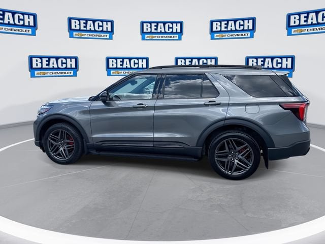 2025 Ford Explorer — detail view