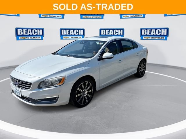 2018 Volvo S60 — interior view