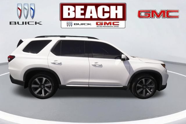 2025 Honda Pilot — side profile view