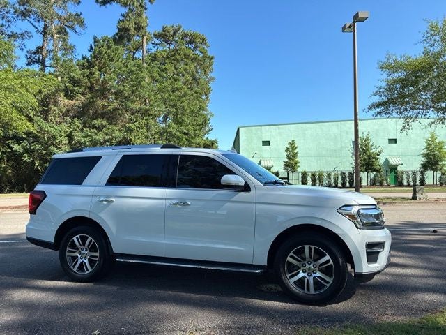 2022 Ford Expedition — side profile view