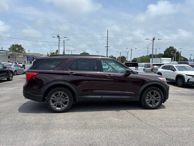 2022 Ford Explorer — side profile view