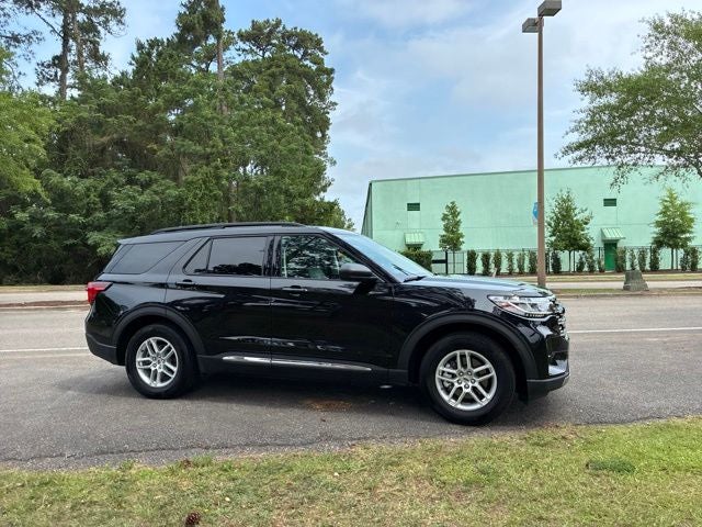 2025 Ford Explorer — side profile view