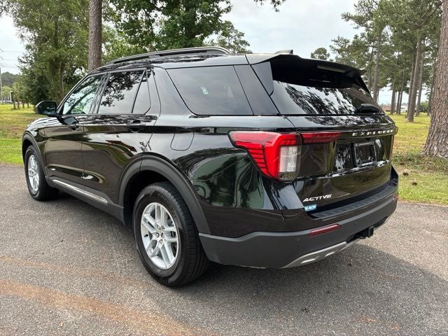 2025 Ford Explorer — detail view
