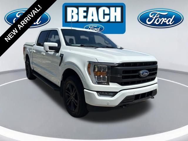2022 Ford F-150 Lariat in White Metallic — front three-quarter view