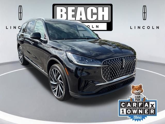 2025 Lincoln Aviator Reserve in Black Metallic — front three-quarter view